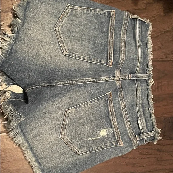 NWOT! Distressed Denim Risen stretchy Jean Shorts! ๐ - Picture 5 of 17